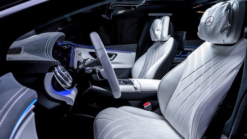 Обновленный Mercedes-Benz EQS: классический передок и увеличенный аккумулятор