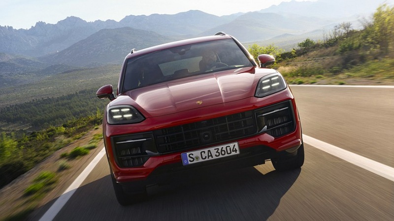 Обновленный Porsche Cayenne GTS теперь оснащен более мощным двигателем V8 с двойным турбонаддувом