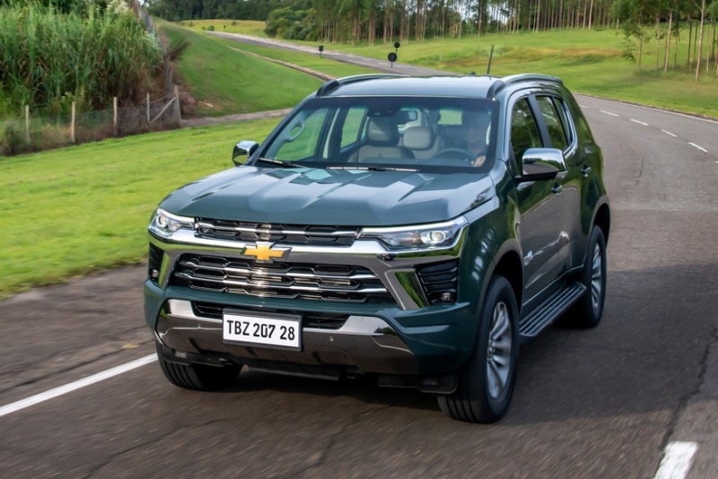 Внедорожник Chevrolet Trailblazer после рестайлинга получил новый интерьер и стал немного мощнее
