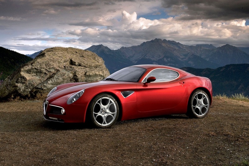 Alfa Romeo 8C от Officine Fioravanti: механическая коробка передач вместо робота и множество других доработок