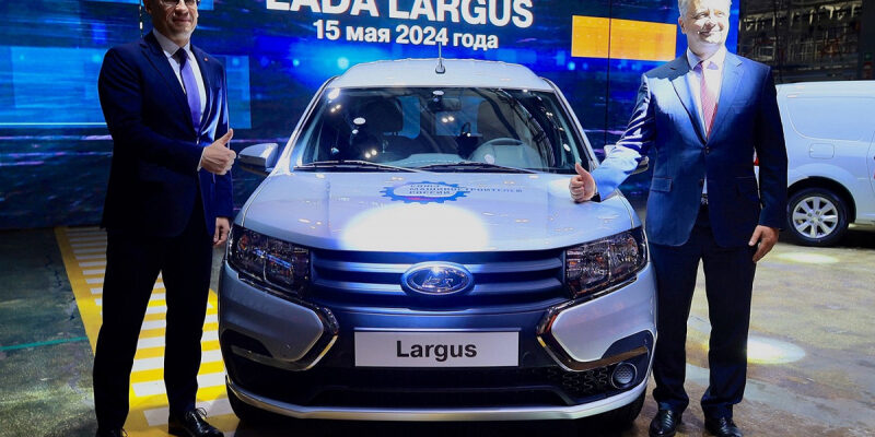 АВТОВАЗ запустил производство Lada Largus, стартовые цены уже известны