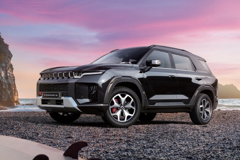 Бывший SsangYong реконструирует кроссовер Torres: новый интерьер и «внедорожная» версия