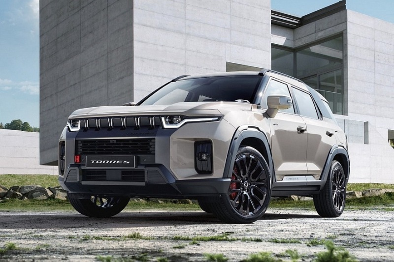 Бывший SsangYong реконструирует кроссовер Torres: новый интерьер и «внедорожная» версия