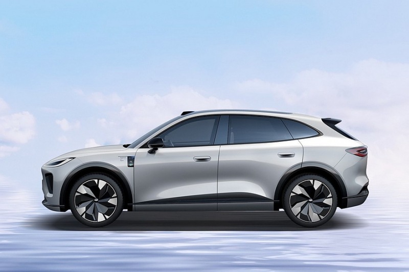 Chery Automobile расширяет семейство Fullwin: скоро появятся редкий кроссовер E06 и большой седан A9