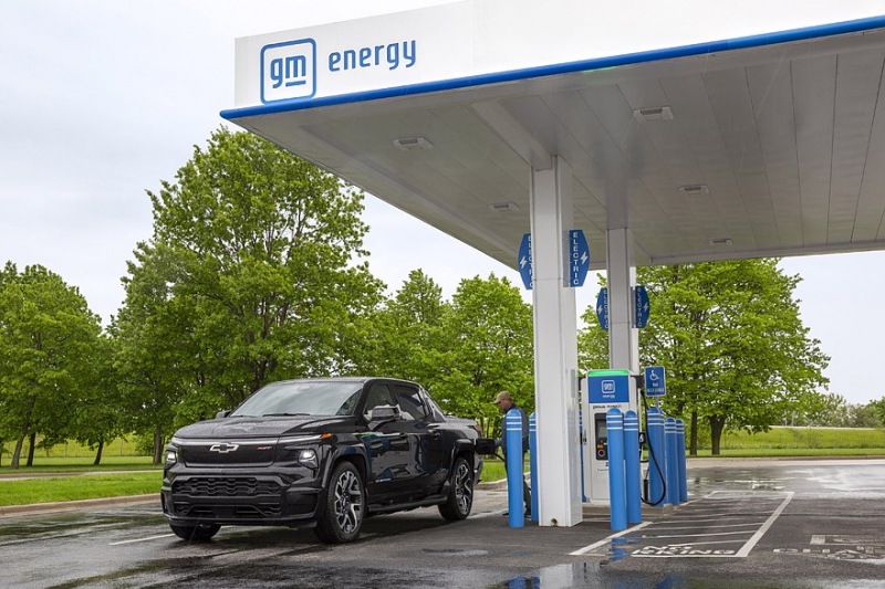 General Motors «изменила рекорд»: подключаемые гибриды выходят на рынок раньше электромобилей