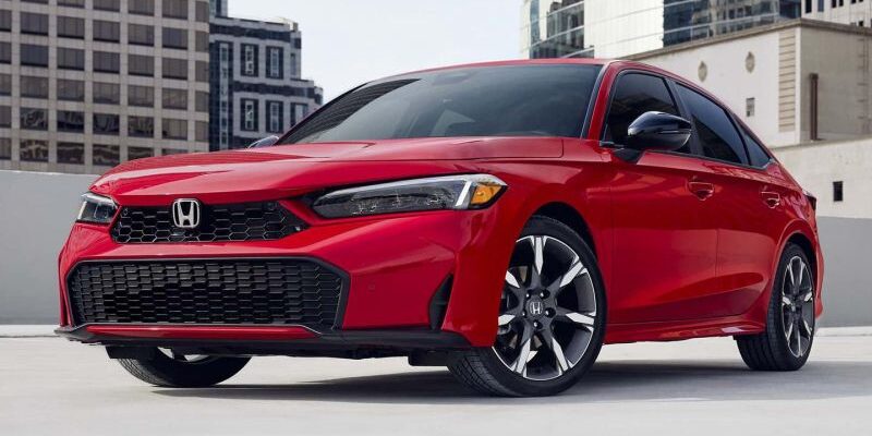 Honda представила обновленный Civic. Он стал гибридным