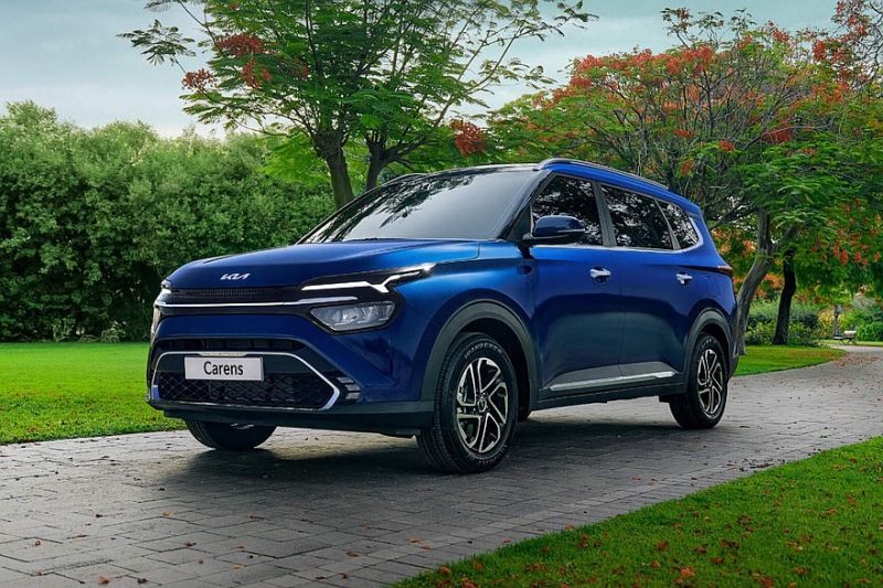 Kia Carens приезжает в Узбекистан: кроссовер дешевле родственного Seltos