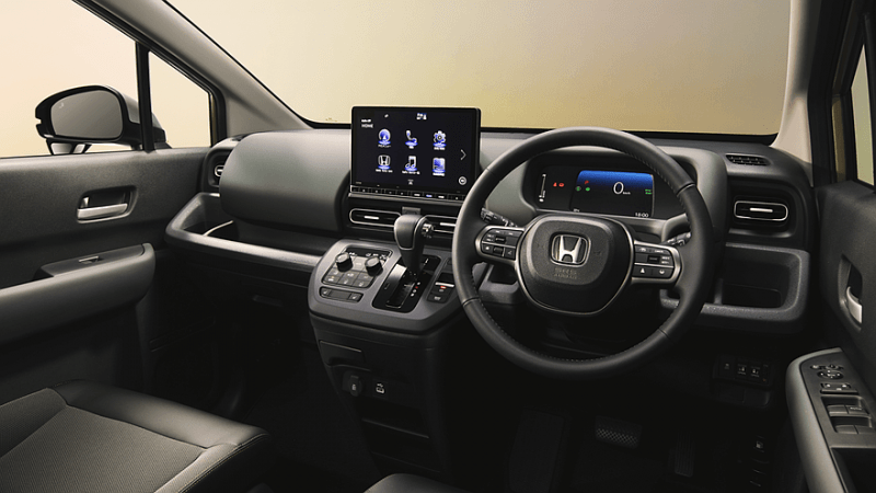 Новый компактвэн Honda Freed имеет большую общую длину при сохранении той же колесной базы