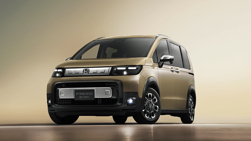 Новый компактвэн Honda Freed имеет большую общую длину при сохранении той же колесной базы