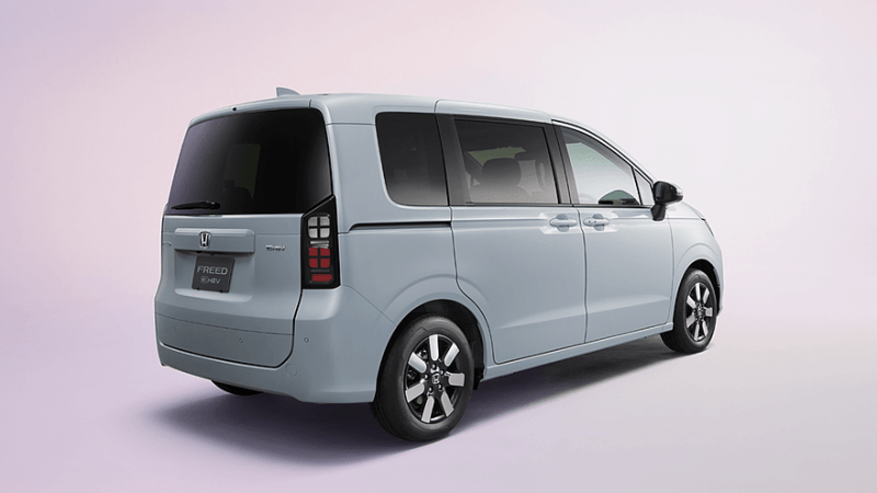 Новый компактвэн Honda Freed имеет большую общую длину при сохранении той же колесной базы