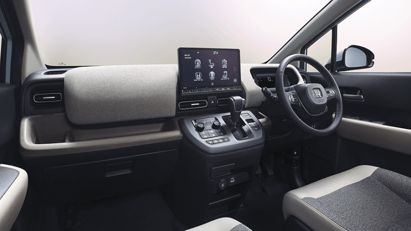 Новый компактвэн Honda Freed имеет большую общую длину при сохранении той же колесной базы