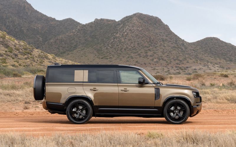 Компания Land Rover обновила свой внедорожник Defender. Фотографии и основные изменения