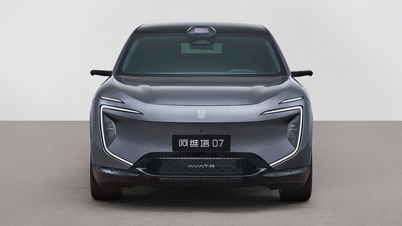 Новый кроссовер Avatr от Changan снимает камуфляж