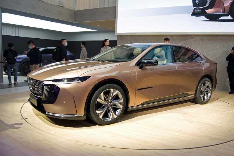 Новый лифтбек Mazda EZ-6 получил оборудование от «донора