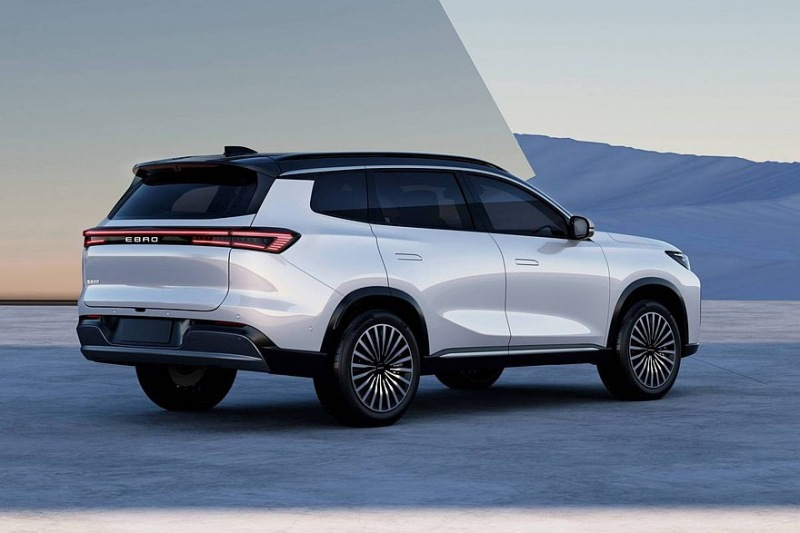 Обновленные Chery Tiggo 7 Pro и Tiggo 8 Pro превратились в «европейские» Ebro S700 и S800