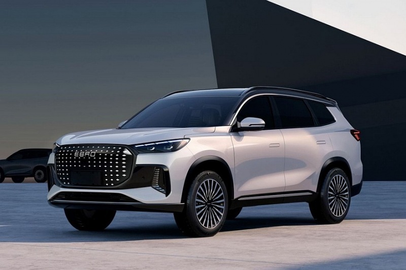 Обновленные Chery Tiggo 7 Pro и Tiggo 8 Pro превратились в «европейские» Ebro S700 и S800