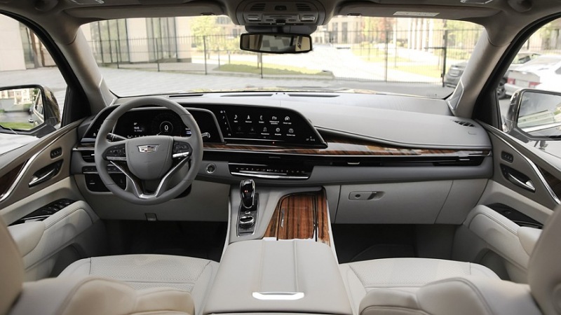Обновленный Cadillac Escalade: первое изображение