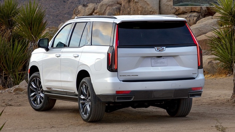 Обновленный Cadillac Escalade: первое изображение