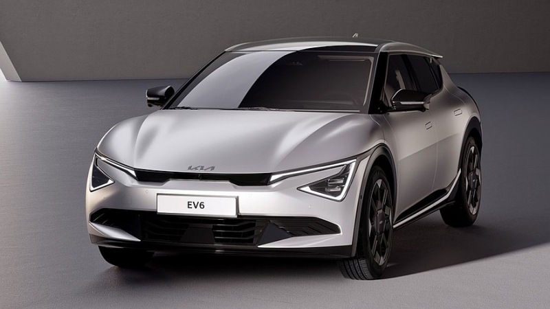 Обновленный кроссовер Kia EV6 получил другую оптику, изогнутый дисплей и большую емкость аккумулятора