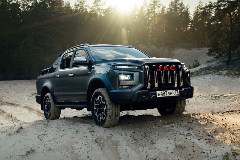 Только что вышедший в РФ пикап JAC T9 переоборудуют в легковой внедорожник