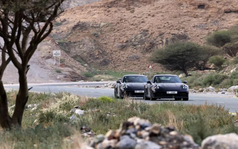Porsche впервые представила гибридную версию своего спорткара 911