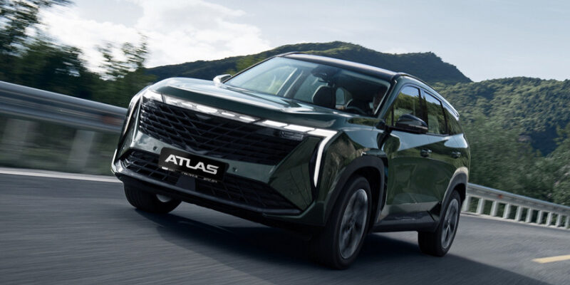 Российский Geely Atlas получил полный привод и классический автомат