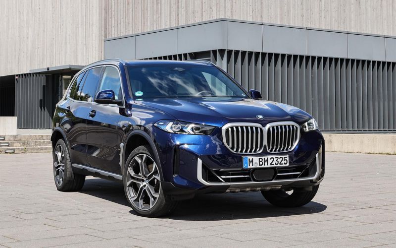 Избегайте санкций. Новые BMW X5, Kia Sportage и Mazda 6 привезли в Россию