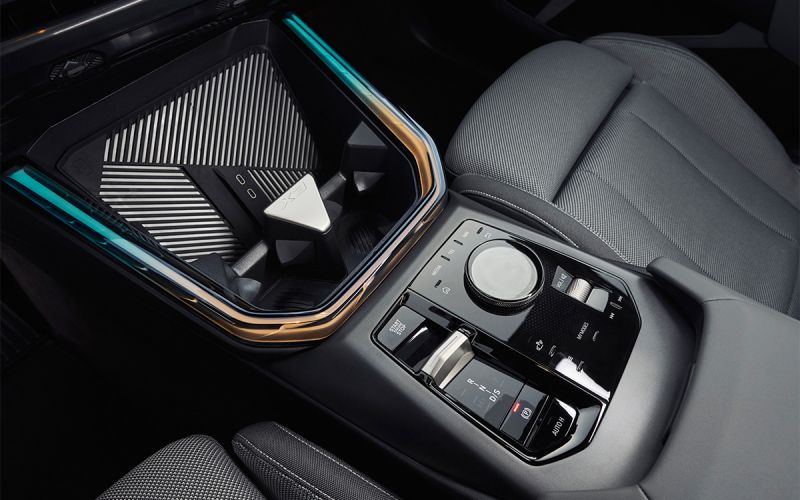 Компания BMW представила новое поколение своего кроссовера X3. Фотографии и характеристики