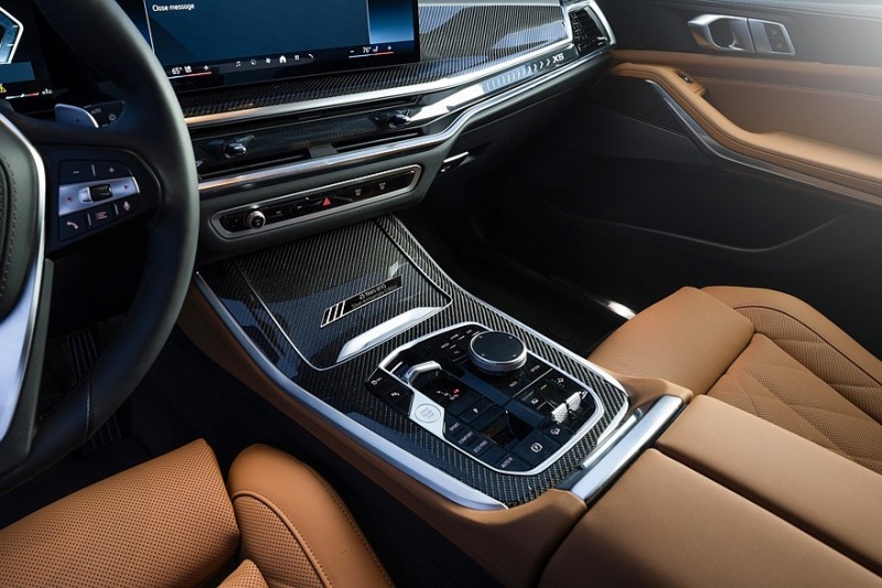 BMW X5 отмечает свое 25-летие выпуском специальной версии Silver Anniversary Edition: акцент на бездорожье и спортивности