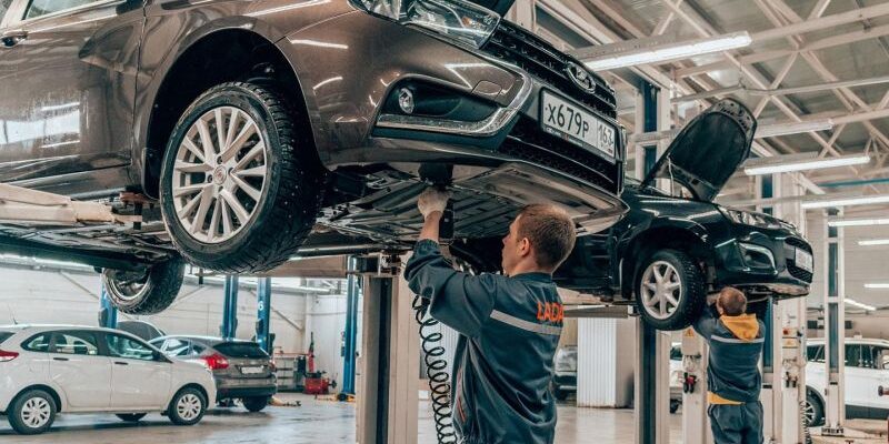 Чиним Lada Vesta и Haval Jolion после ДТП: расчет цен на запчасти