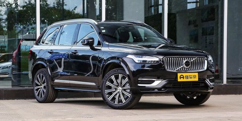 Дилеры привезли в Россию новый Volvo XC90. Сколько он стоит