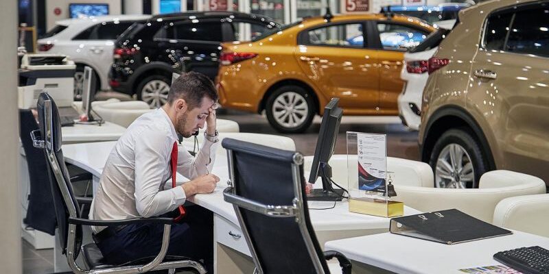 «Главные партнеры — из Китая». Автодилеры оценили эффект от новых санкций
