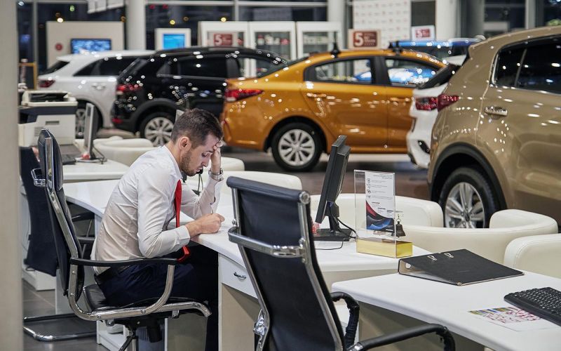«Основные партнеры – из Китая». Автодилеры оценивают влияние новых санкций