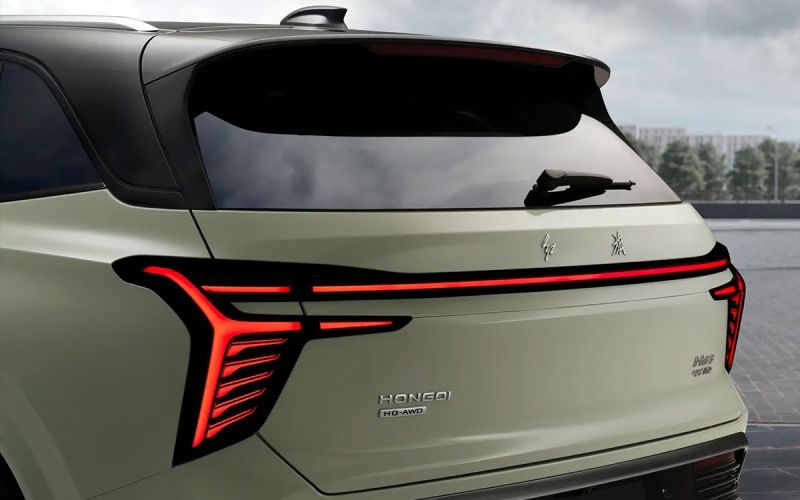 Hongqi объявила российскую цену на новый кроссовер HS3