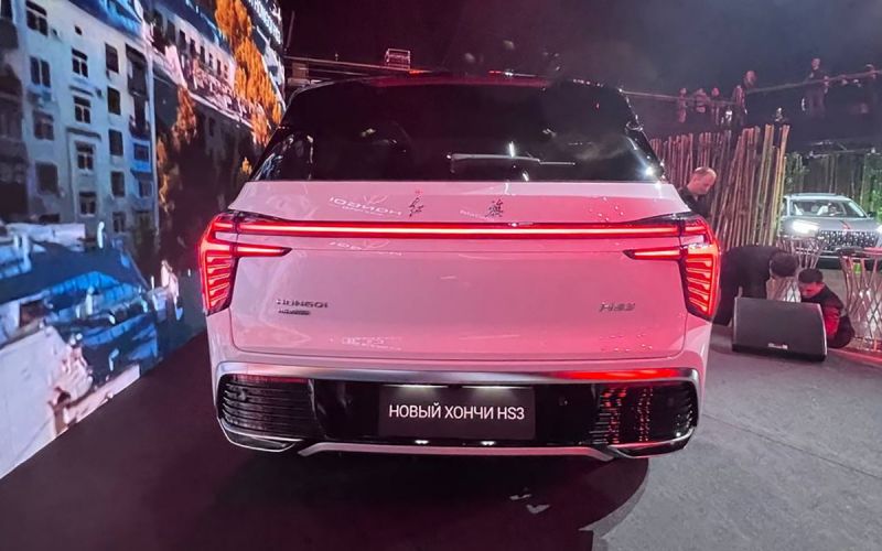 Hongqi объявила российскую цену на новый кроссовер HS3