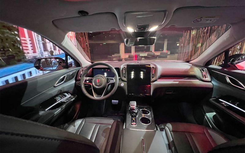 Hongqi объявила российскую цену на новый кроссовер HS3