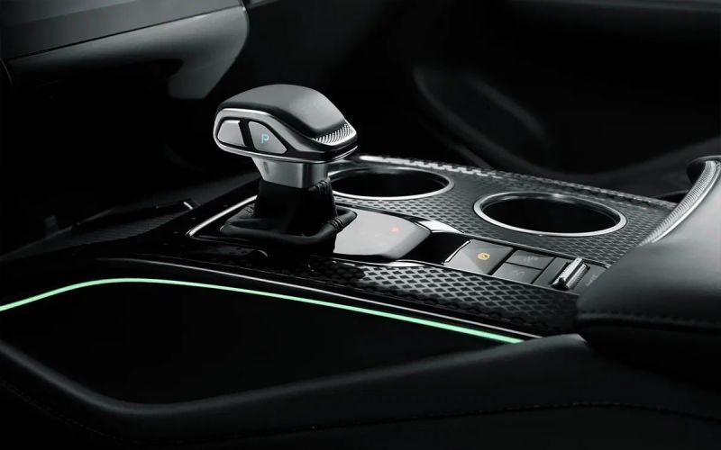 Hongqi объявила российскую цену на новый кроссовер HS3