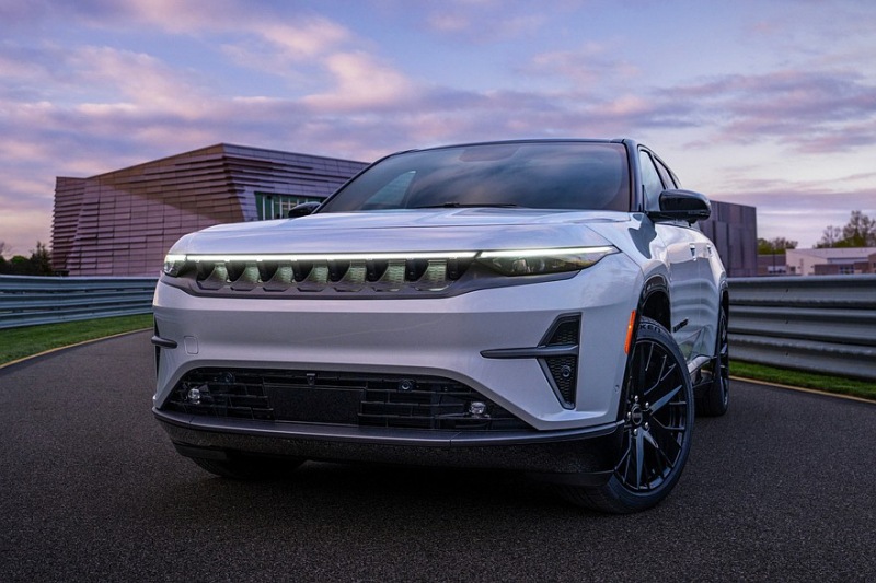 Jeep Wagoneer S запускает мощную топовую версию, намного более дорогую, чем конкуренты Tesla