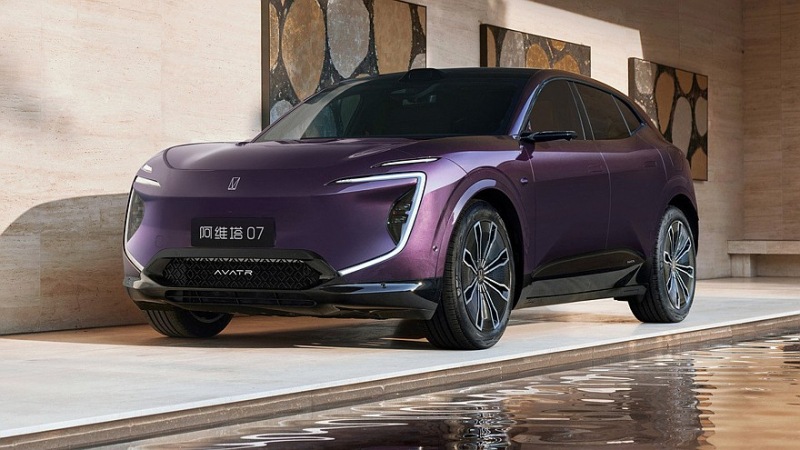 Кроссовер Changan Avatr 07 готов к дебюту: расшифрован интерьер