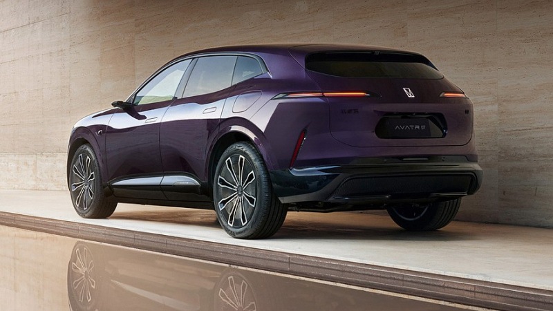 Кроссовер Changan Avatr 07 готов к дебюту: расшифрован интерьер