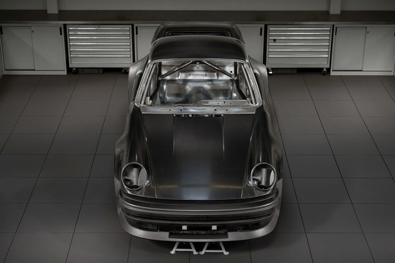 Lanzante Porsche 911 TAG Championship: преобразование углеродного волокна с использованием двигателя Формулы 1