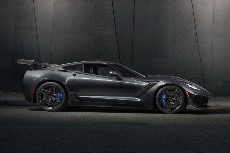 Новый Chevrolet Corvette ZR1 готовится к дебюту: трейлер и дата премьеры