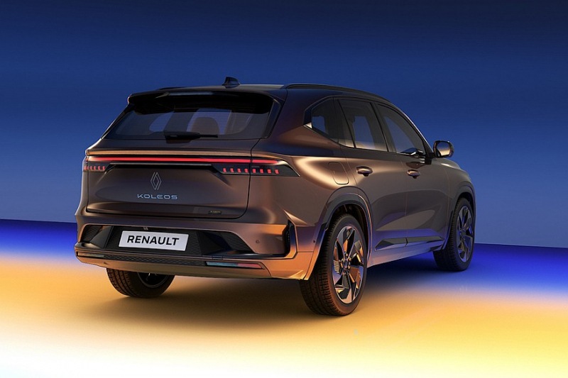 Renault Grand Koleos представил: кроссовер на базе Geely Monjaro