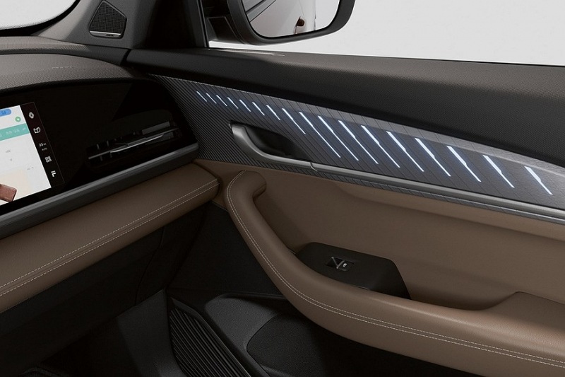 Renault Grand Koleos представил: кроссовер на базе Geely Monjaro
