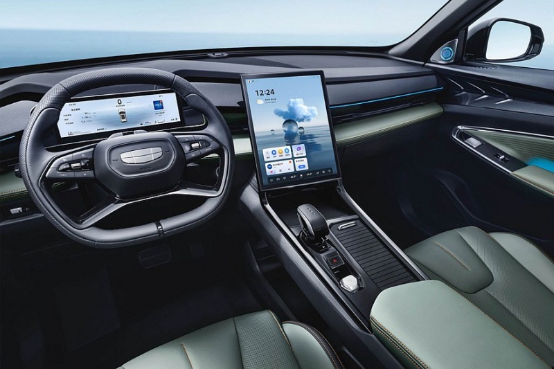 Преемник Geely Atlas получает что-то новенькое: уже не круто, но дешевле