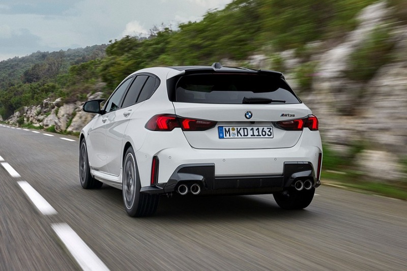 Обновленный BMW 1 серии анонсирован как новое поколение: никакой механики и буквы i
