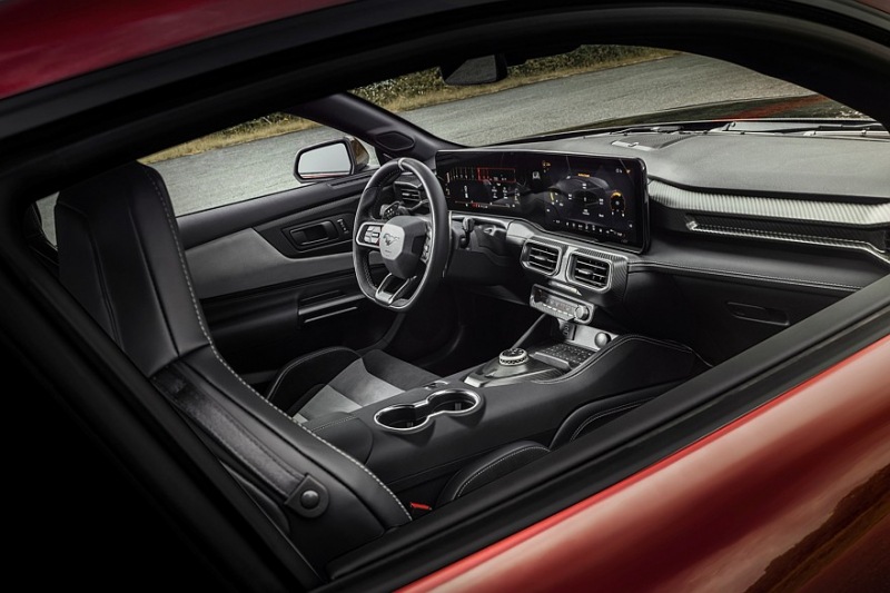 Самый дорогой и быстрый Ford Mustang GTD: раскрыты подробности интерьера и оснащения