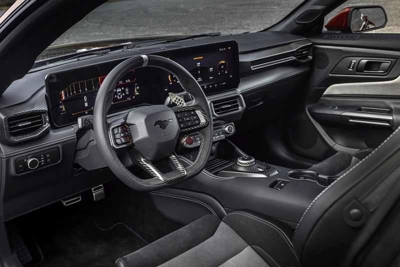 Самый дорогой и быстрый Ford Mustang GTD: раскрыты подробности интерьера и оснащения