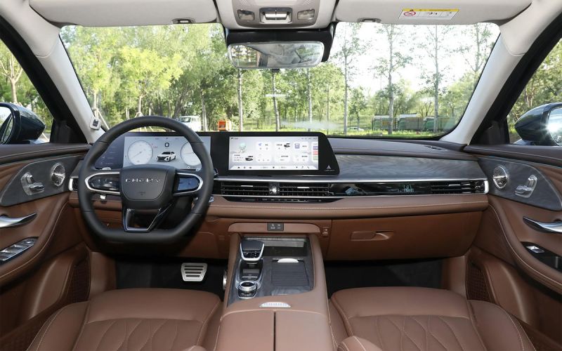 Седан Chery Arrizo 8 оснащен восьмиступенчатой ​​автоматической коробкой передач. Цены и фото