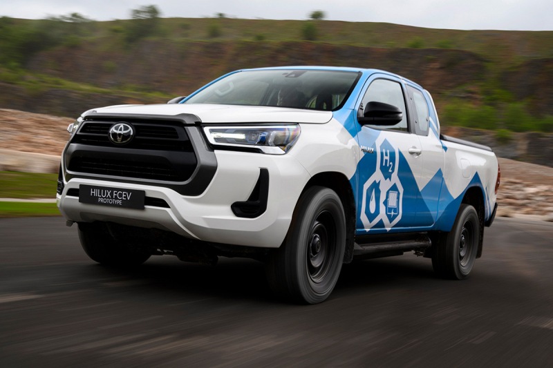 Toyota отправила на испытания водородный пикап Hilux, оснащенный оборудованием Mirai